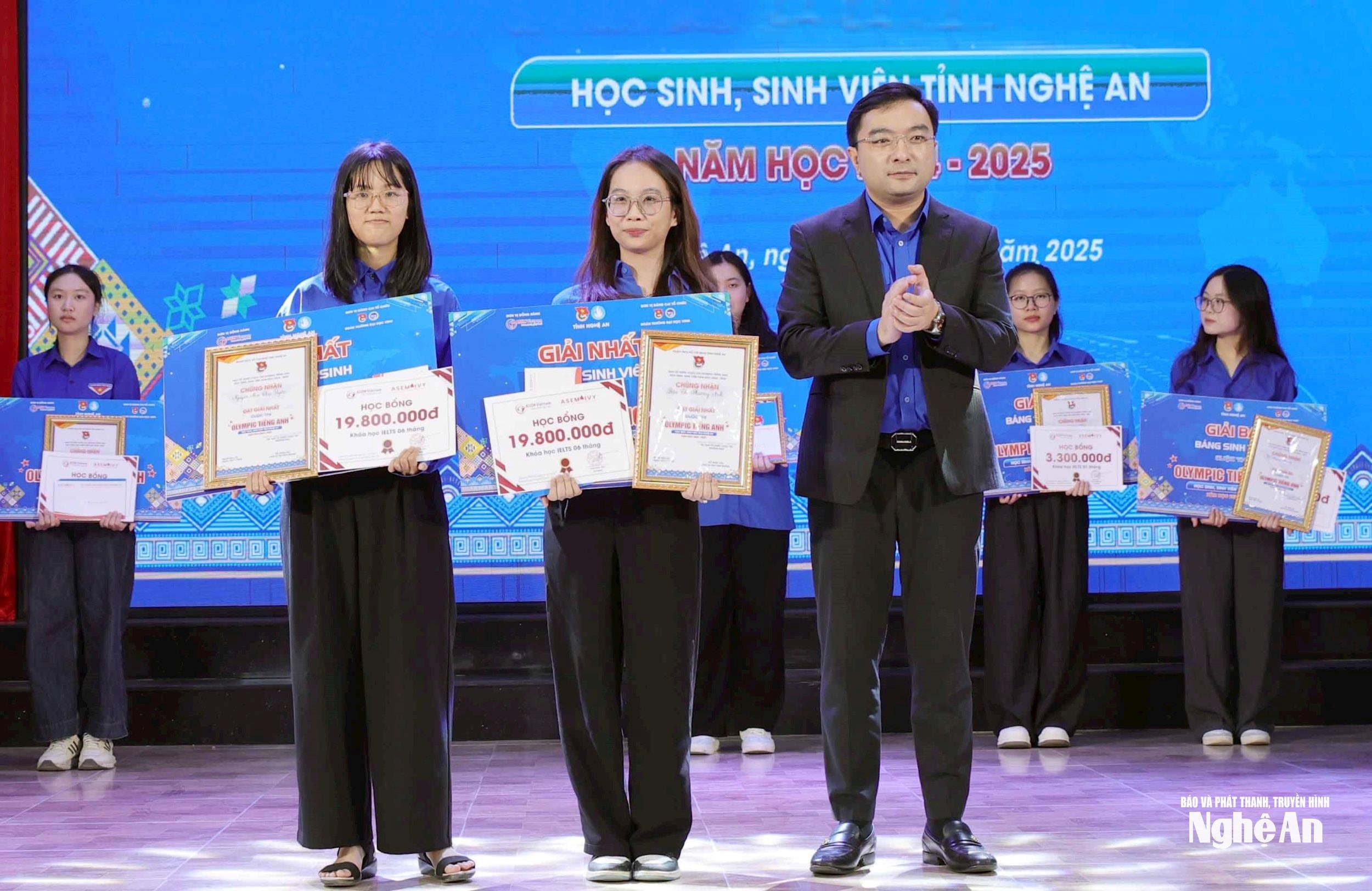 Học viên ASEM đạt Giải Nhất cuộc thi Olympic Tiếng Anh 2024 - 2025