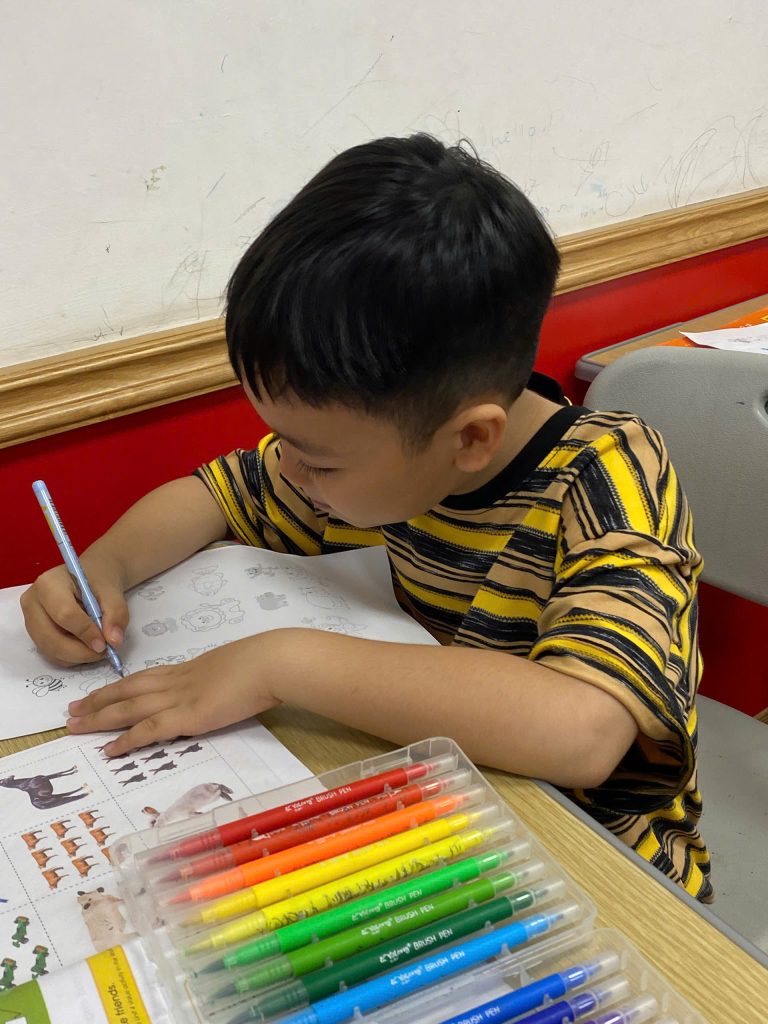 Ivy Kinders- lớp tiếng Anh cho bé